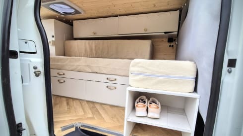 🔋 Comfy Euro6D camper with solar panels and parking heater, 2020