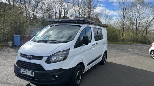 Bumble-Bee – 3 berth Ford campervan from 2017