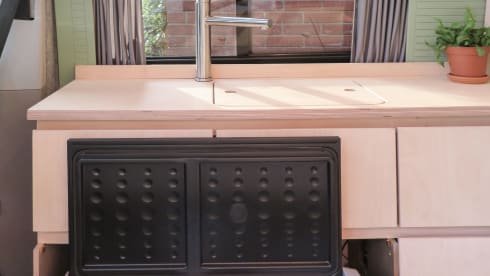 Benji – 4 berth Volkswagen bus from 2017