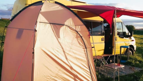 FESTIVALBUS – Converted "FESTIVALBUS" for 5 people! (2012 Ford Transit)