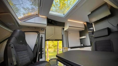 Adria Supreme LUXE bus camper (automatic / year 2021)