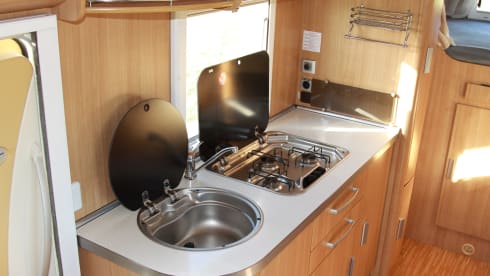 Super Brig 677 TC – Spacious Super Brig 677 TC with 6 berths and XXL garage!