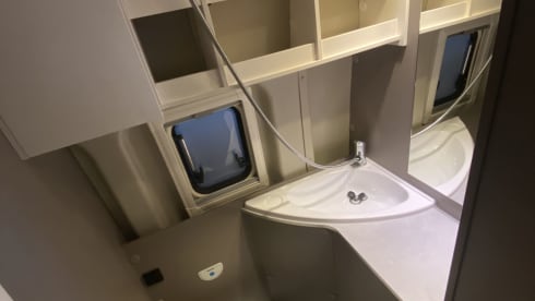 ETRUSCO /Laika CV600DB camping-car à partir de 2021 140cv auvent complet / ensemble de jardin