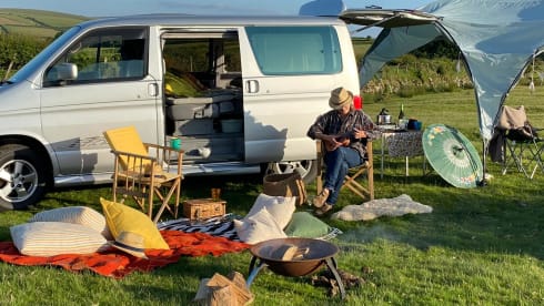 Klara – Immaculate automatic  LPG(eco) Bongo Friendee with dome