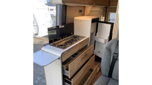 Jo'Berg – Hymer Yellowstone bus camper (with lifting roof) from 2019