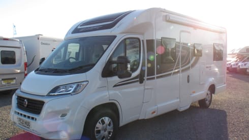 4 berth Swift Escape 674 Motorhome