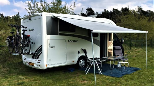 Luxury motorhome with length beds