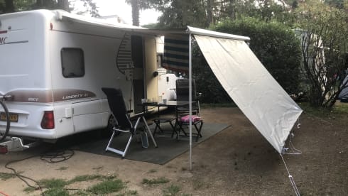 3 people LMC semi-integrated from 2001 for a wonderful holiday