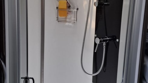 Benimar Cocoon 463 – 4p Benimar semi-integrated uit 2022