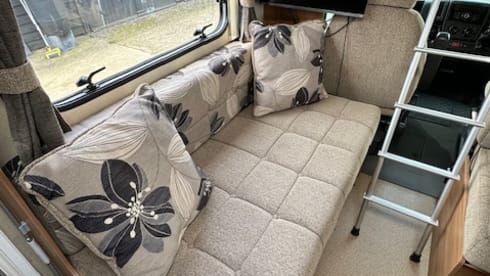 6 berth Swift Escape 696