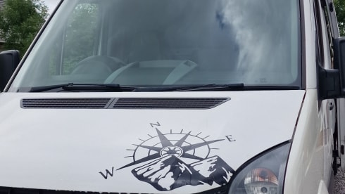 Dream Camper – Spacious LWB VW Crafter