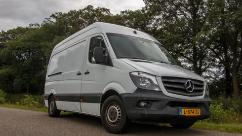 Very complete MB Sprinter 2p off-grid 