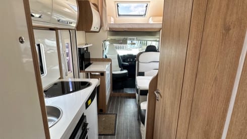 BRYONY – 6 berth Roller Team auto roller 746 