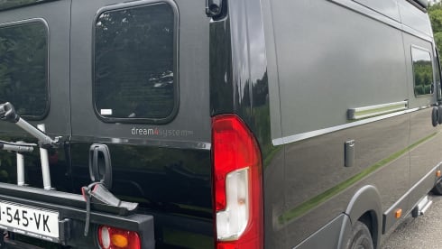 Tourne 6.4 – New Bus Camper for Rent Peugeot Boxer