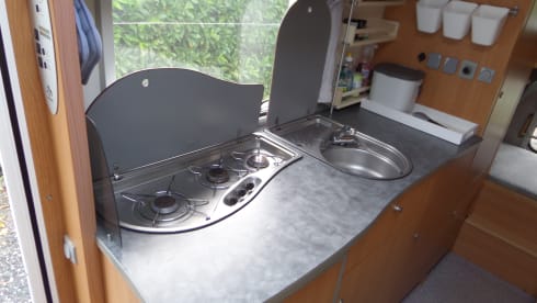 Compact family camper with bunk bed