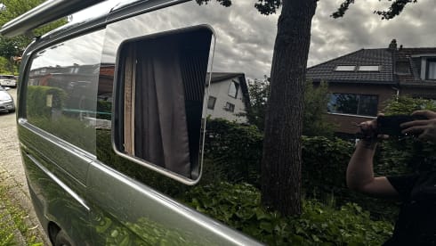 2p Mercedes-Benz campervan uit 2020