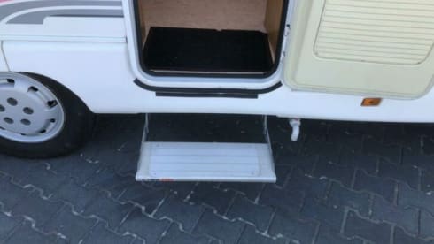 Alleen te huur voor reizen in Benelux en Duitsland – Wonderfully complete and comfortable camper for two people