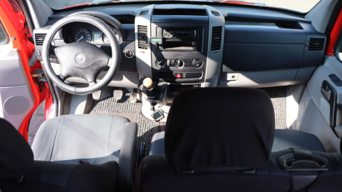 Reddy – Unique DIY Mercedes Sprinter