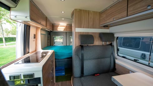 Hymer Ayers Rock 2022 with sleeping roof for 2 or 4 people