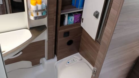 Johnny Bravo  – Alcôve Knaus pour 4 personnes à partir de 2021