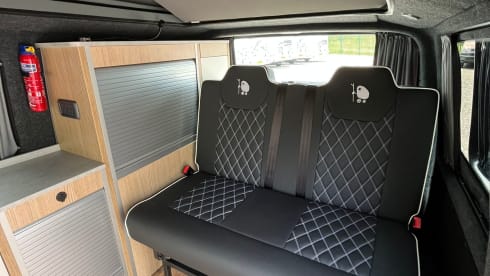 YS22RYH NOMAD Romford –  4 Berth Nomad Camper - Romford