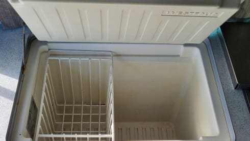 Nuggie – 4-5 seater 2008 Ford Nugget with high roof 