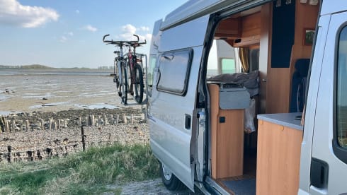 Dame Fortuna – Compact Ford camper van