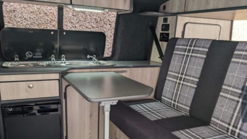 Hamish’s Hame – 2 berth Volkswagen campervan from 2010