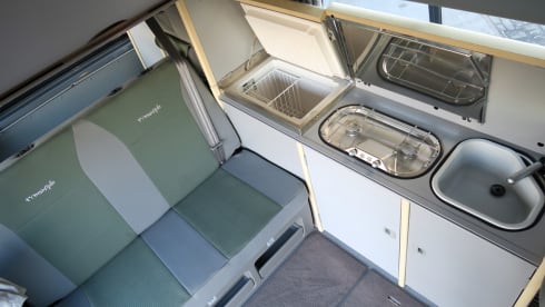 4p Volkswagen campervan from 1995