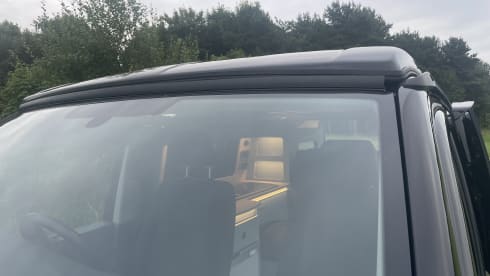 Vincent vangooo – 4 berth Volkswagen campervan from 2020