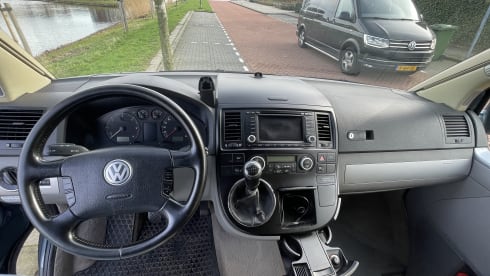 4/5 person Volkswagen campervan 