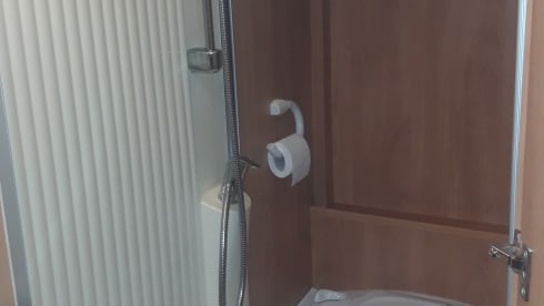Compact cozy 2/4 person Camper