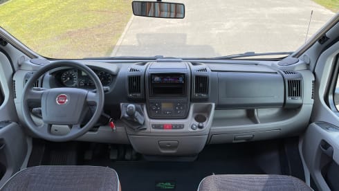 With Bunk Bed! - Luxury Family Camper (6 people)