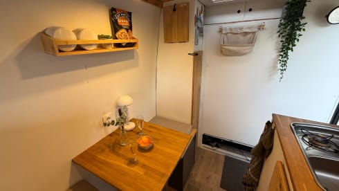 Zutendaal of Wommelgem – 2p Peugeot campervan uit 2017
