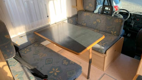 209 Eura Mobiel Ureterp – 6p Eura Mobil alcove from 2000