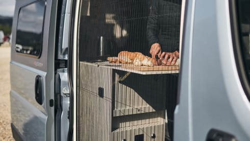 Tourne 6.4 – New Bus Camper for Rent Peugeot Boxer