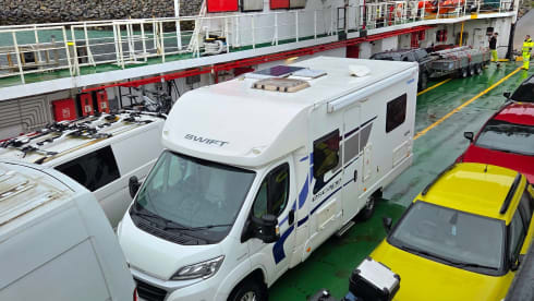 Hamish – Modern 4 Berth Motorhome Located in St Andrews, Scotland