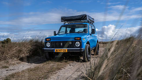 Pjotr – Lada Niva 4x4 met daktent