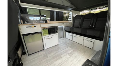 Noah – VW LWB Campervan 4 berth