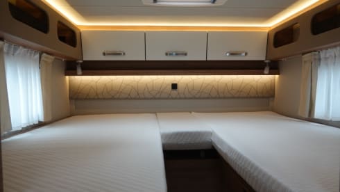 Excellent Campers  – LMC Camper semi-integrato Zeeland Fiandre