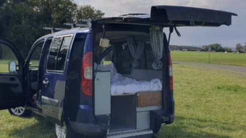 Fiat campervan uit 2010 met 2 slaapplaatsen - slaap waar je maar wilt!