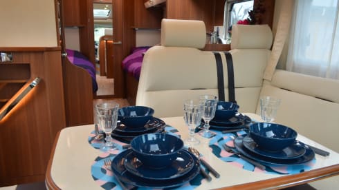 6 LMC T712 – LMC camper T712 4 persons