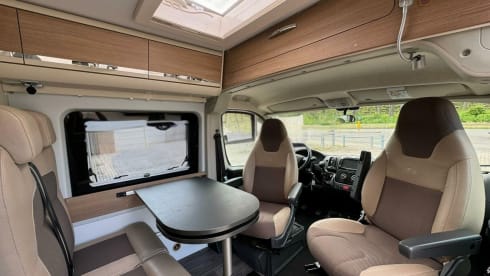 luxury Adria Twin 640 Supreme bus camper | Length beds | 165 hp