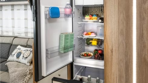 2025 Roller Team 707 Auto  – 2025 5 posti letto/Auto, cuccette, ampio salone  