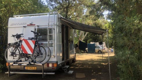 4p Hymer alcove from 2001