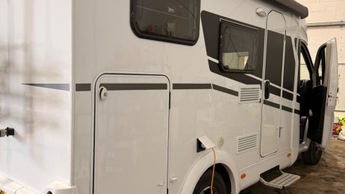 Little Sunny – 2 berth Sunlight V60 Adventure Edition