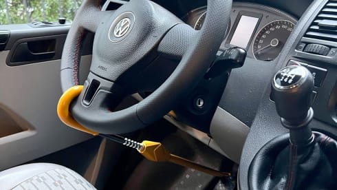 Dingle  – VW T5 4x4 Camper – Kompakt, modern & startklar für dein Abenteuer!