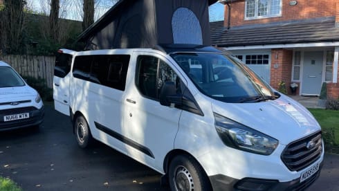 Charlie Van Dan – 4 berth Ford campervan from 2018