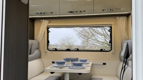 Ocean – 6 berth Roller Team  Auto