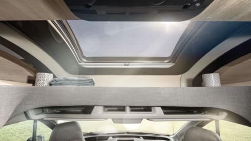 Luxury Motorhome 4-5 berth (2 lounges) lots of fun